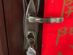 集安汽車開鎖師傅電話附近200米,24小時開車鎖換公司服務熱