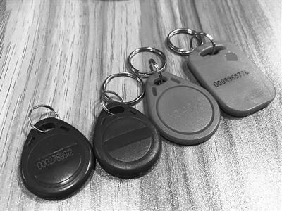 ?？诓糠中^(qū)門禁卡交錢就能辦 配鎖店20元即可復(fù)制